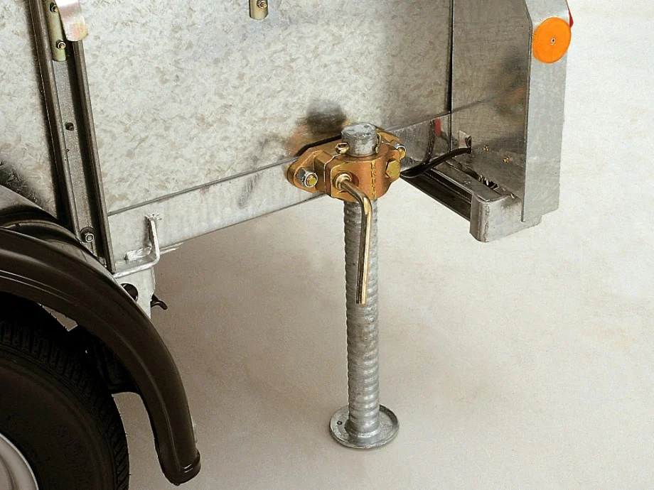 Gd-prop-stand-kit-commercial-026__fillwzkymcw2otbd