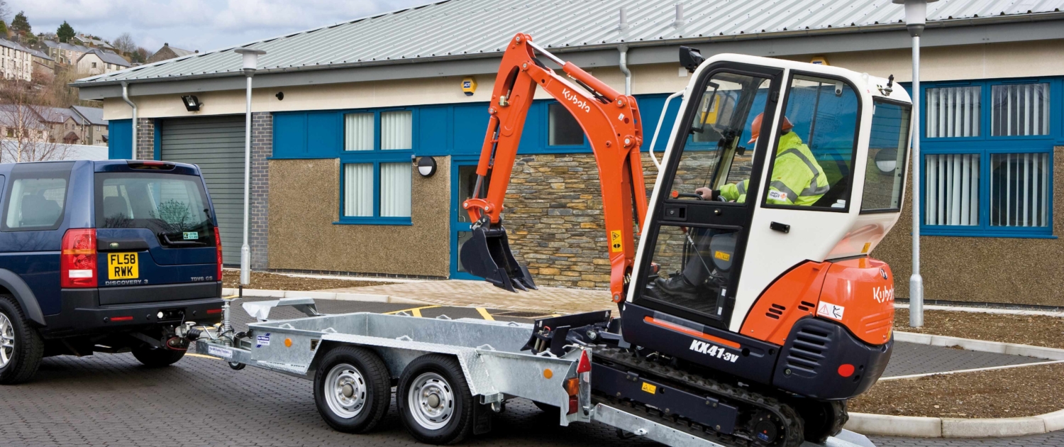 Gh Gh94bt 1.5m Hi-ramp Mini Digger 2 On Location